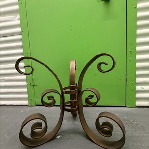 Decorative Metal Scroll Stand